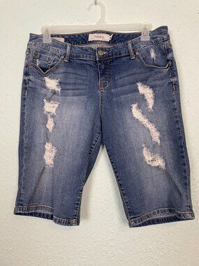 Women's Torrid Boyfriend Distressed Ripped Denim Bermuda Shorts Size 14 184